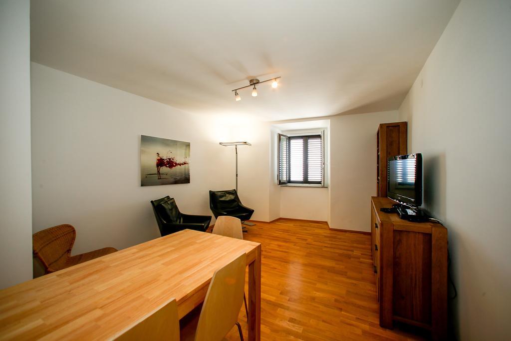 Apartments Harbour Senj  Rom bilde