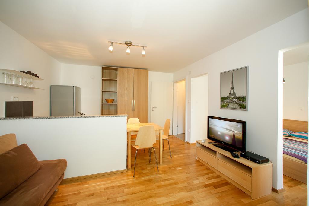 Apartments Harbour Senj  Rom bilde