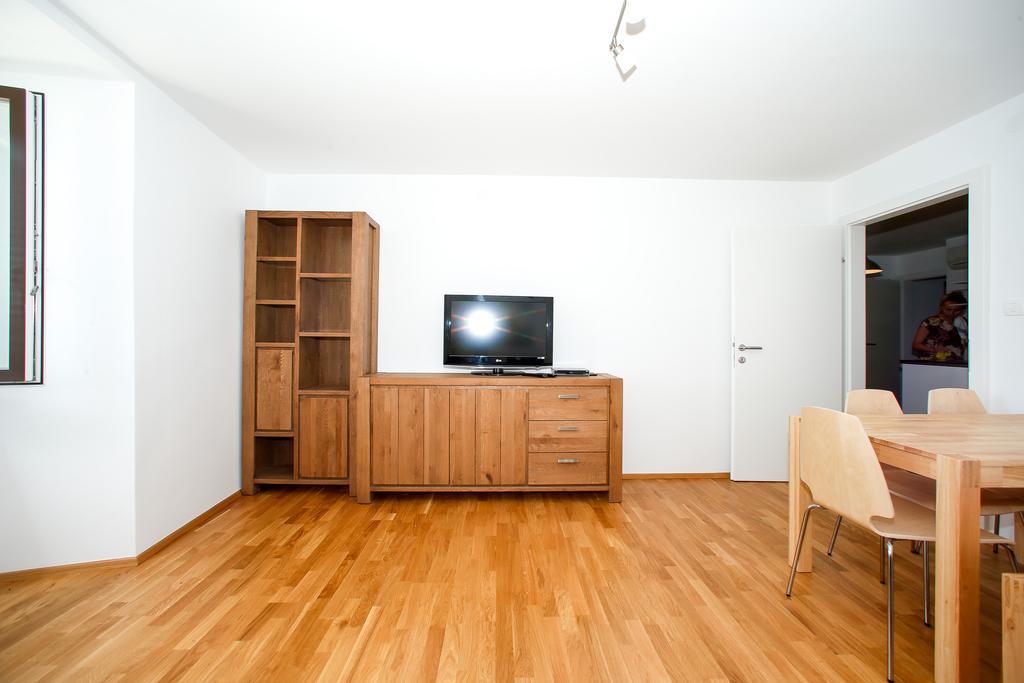 Apartments Harbour Senj  Rom bilde